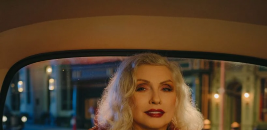 Nan Goldin firma la campagna Gucci con Debbie Harry per la Blondie Bag Debbie Harry by Nan Goldin. Courtesy of Gucci.