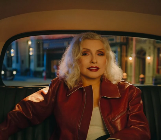 Nan Goldin firma la campagna Gucci con Debbie Harry per la Blondie Bag Debbie Harry by Nan Goldin. Courtesy of Gucci.