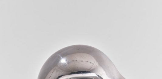 Louise Bourgeois, lo scherzo della memoria: sculture e disegni in mostra a Napoli