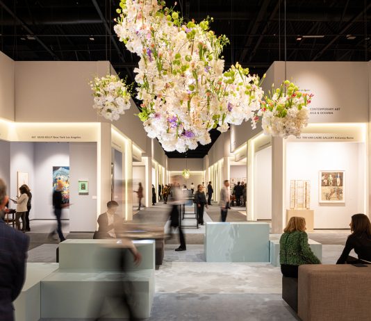 La piramide di fiori ha trovato casa al Cleveland Museum of Art