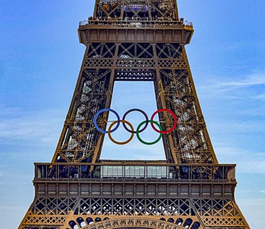 Anelli Olimpici permanenti sulla Tour Eiffel? La Francia si divide