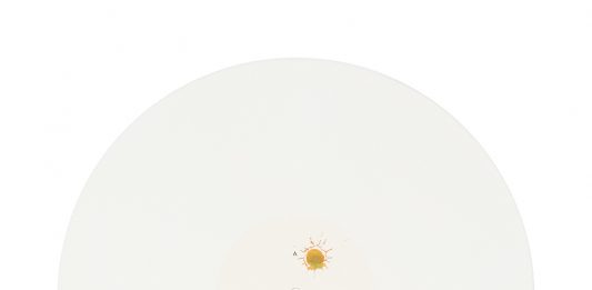 L’epopea alla caduta: un disco performativo di Cesare Pietroiusti Cesare Pietroiusti – NEWTON – LP (Xong collection XX14, Xing 2024)