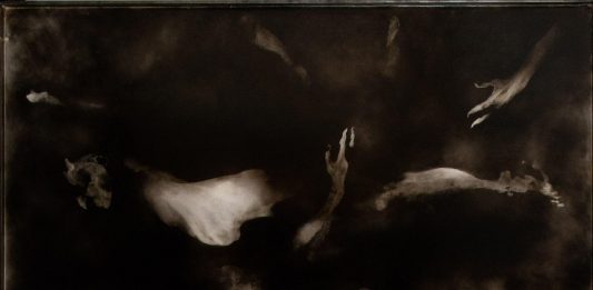 Salvifica, Giovanni Manfredini incontra il Sassoferrato, tra luce e redenzione