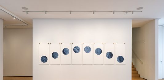 Naturalis Historia: la poetica dei materiali, in dialogo alla Building di Milano Naturalis Historia, Linda Carrara, Mikayel Ohanjanyan, veduta della mostra, BUILDING, Milano, ph. Ilaria Maiorino