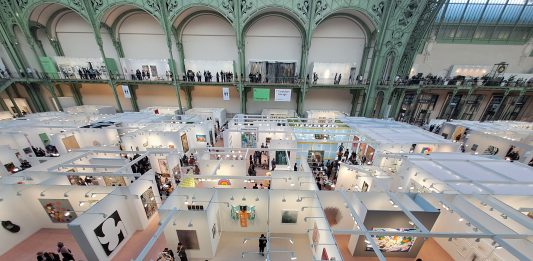 Art Basel Paris 2024, artisti emergenti e grandi capolavori al Grand Palais