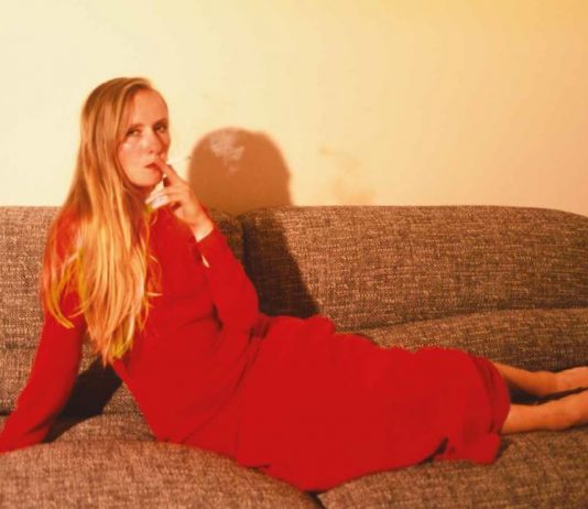 Il fuoco, il fumo, la profezia: Smoking Stella di Jan Fabre negli occhi di Giacinto di Pietrantonio