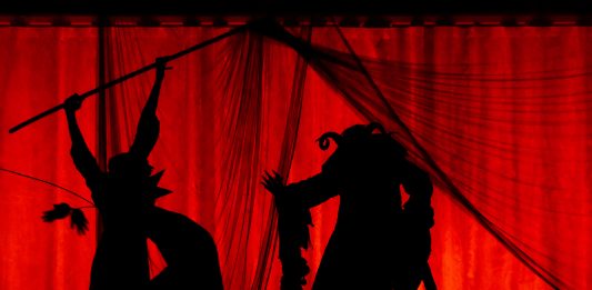 Lapis Lazuli, Euripides Laskaridis porta la lotta interiore sul palco di Torinodanza Lapis Lazuli, Euripides Laskaridis, OSMOSIS, Onassis Stegi, photograph by © Julian Mommert