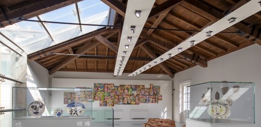 BAJ. Baj chez Baj: Savona omaggia l’opera ceramica e poetica di Enrico Baj