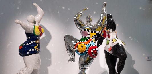 Un “Napoleone in sottana”: la grande mostra di Niki de Saint Phalle a Milano