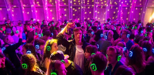 Dal vulcano alla silent disco: un’indagine sul suono e le sue culture