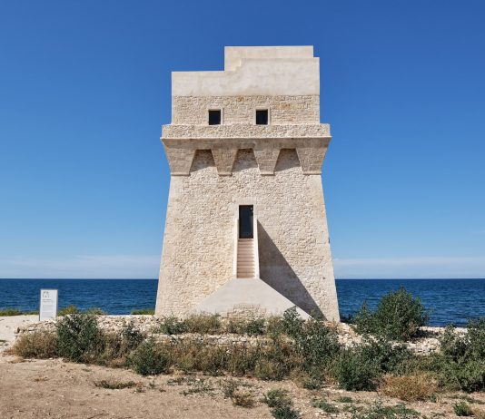 L’arte e il mare: il progetto diffuso tra i fari costieri della Puglia