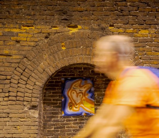 Un cuore oltre le frontiere: la mostra di Bruno Pagliano a Roma