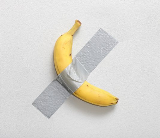 La banana di Cattelan è tornata, e va in asta per $ 1 milione