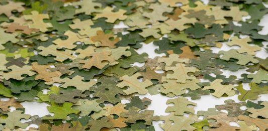 Macchi, Mezzaqui, Bojadzi: poesie e paradossi visivi in mostra alla Galleria Continua