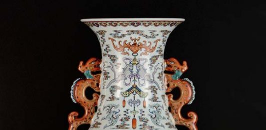 CASA D’ASTE MARTINI PRESENTA ALL’ASTA DEL 21 NOVEMBRE UN MAGNIFICO E RARO VASO IMPERIALE, DINASTIA QING, MARCHIO E PERIODO QIANLONG (1735-1796)