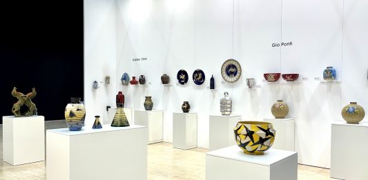 Dentro Roma Arte in Nuvola, la fiera d’arte che “chiude” il 2024 fieristico italiano