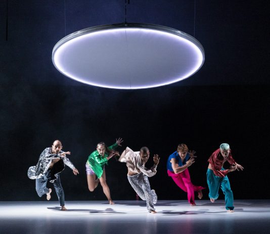 Adolescenza, mia terribile sconosciuta: lo spettacolo di Michela Lucenti