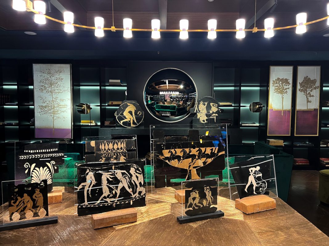 Fragments and Arabesque 1