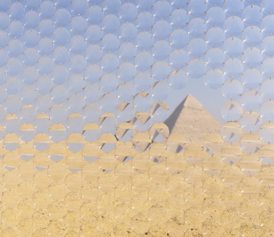 Giochi di luce nel deserto, l’installazione di Federica Di Carlo nella Piana di Giza I SEE, I SEE, Federica Di Carlo, Zoom 1, Pyramids Giza