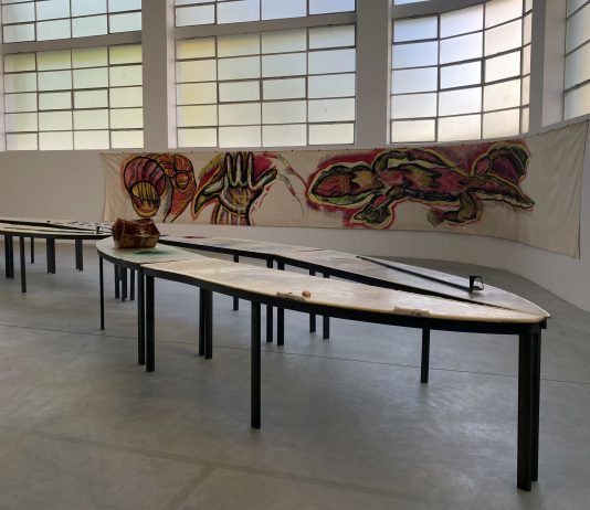 Qualcosa che toglie il peso è in mostra alla Fondazione Merz di Torino