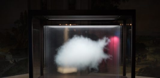 Dall’aria di Duchamp alle nuvole di Erlich, una mostra eterea a Perugia