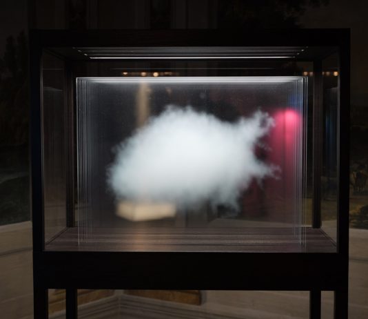 Dall’aria di Duchamp alle nuvole di Erlich, una mostra eterea a Perugia