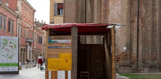 Roberto Alfano, uno spazio sicuro per la fragilità: intervista all’artista Roberto Alfano, Baracca / Casa interiore, installazione site specific, Modena, 2024