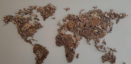 Storie di bronzo e ardesia: l’arte della trasformazione di Dario Goldaniga