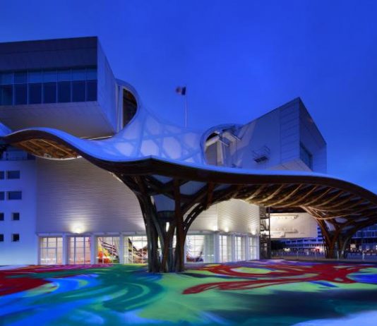 Maurizio Cattelan sarà il curatore di una mostra enciclopedica al Centre Pompidou-Metz Centre Pompidou-Metz