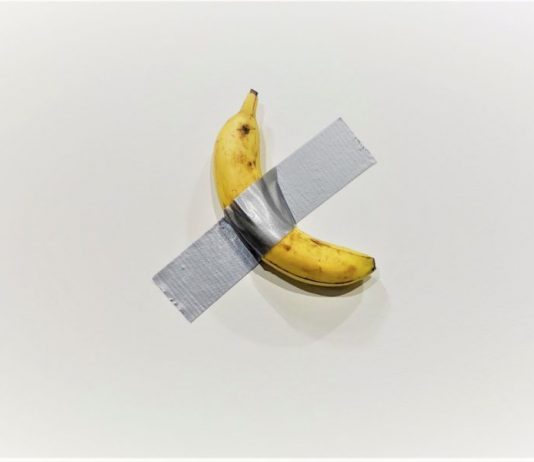 La banana di Maurizio Cattelan venduta per $ 6,2 milioni da Sotheby’s