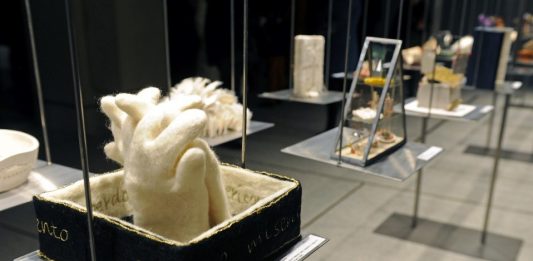 Miniartextil 33: la magia della Fiber Art internazionale in tre spazi di Como