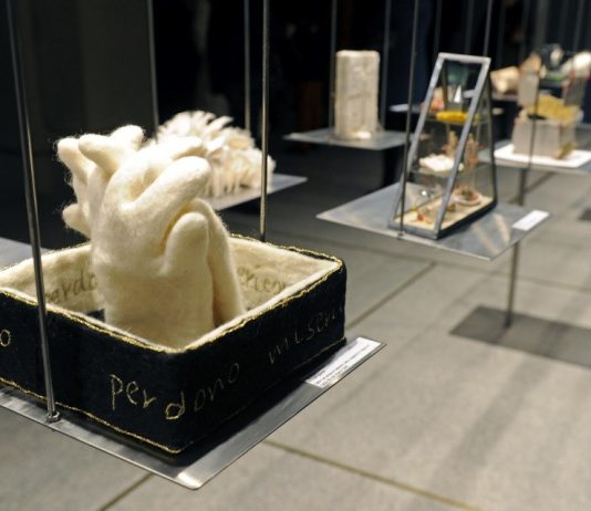 Miniartextil 33: la magia della Fiber Art internazionale in tre spazi di Como