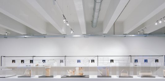 I gioielli e la poetica dell’abitare. La lezione di Andrea Branzi in mostra a Milano