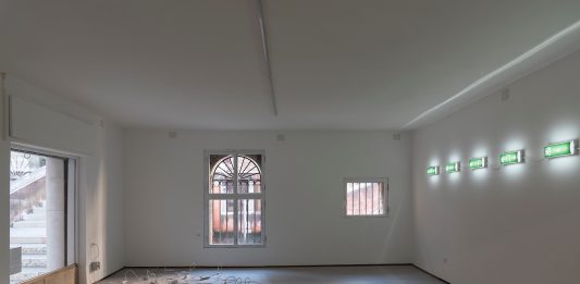 L’incomunicabilità dell’essere: “Safety Exit”, la mostra di Wang Jingyun a Venezia