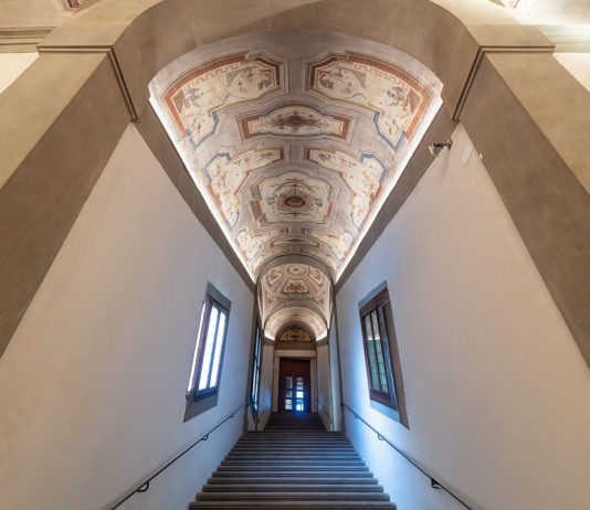 Riapre il Corridoio Vasariano: ecco com’è la passeggiata segreta tra i palazzi di Firenze