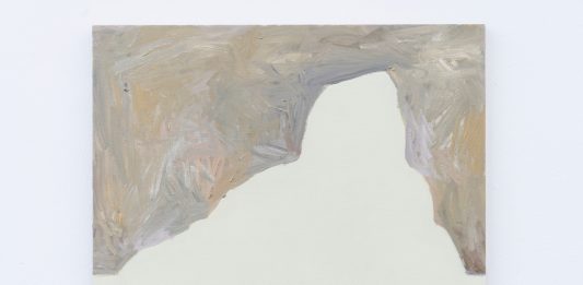 Ma sedendo e mirando. L’intruso di Luca Bertolo ad Ascoli Piceno