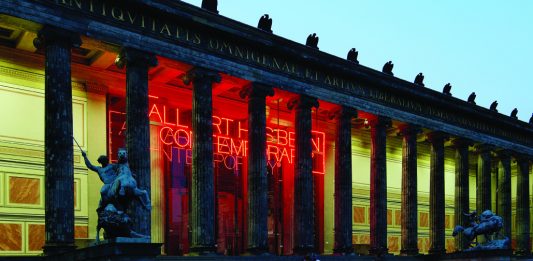 Maurizio Nannucci illumina Arte Fiera 2025 con il progetto Opus Novum Maurizio Nannucci, All Art Has Been Contemporary, 1999/2000, neon lights. Altes Museum, Berlin