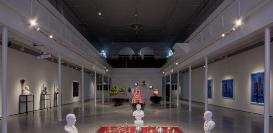 Saremo mai abbastanza? Osman Yousefzada al The Box di Plymouth esplora le profonde disuguaglianze tra il Nord e il Sud del mondo