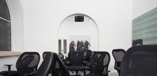 Vladislav Markov, ready made alterati, in mostra alla Address Gallery di Brescia Vladislav Markov, blood thinner, low-dose aspirin, best painkillers for kids, veduta della mostra, The Address gallery, Brescia, 2024