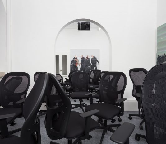 Vladislav Markov, ready made alterati, in mostra alla Address Gallery di Brescia Vladislav Markov, blood thinner, low-dose aspirin, best painkillers for kids, veduta della mostra, The Address gallery, Brescia, 2024