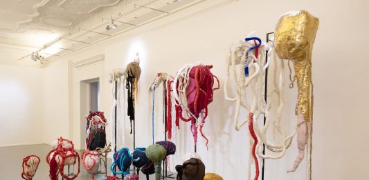 WO-MAN la nuova performance di Thomas De Falco il 7 dicembre alle 17.30 al Museo d’Arte Contemporanea di Cavalese