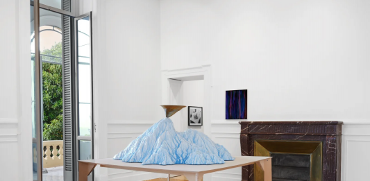 Materia che respira: l’opera di Jean-Luc Moulène alla Thomas Dane di Napoli Jean-Luc Moulène, Enlightenments, veduta della mostra, Galleria Thomas Dane, Napoli, 2024