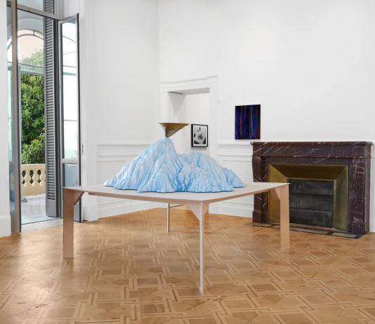 Materia che respira: l’opera di Jean-Luc Moulène alla Thomas Dane di Napoli Jean-Luc Moulène, Enlightenments, veduta della mostra, Galleria Thomas Dane, Napoli, 2024