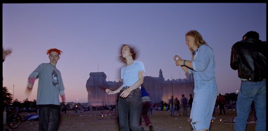 Berlino anni ’90: una città in trasformazione nelle fotografie del collettivo OSTKREUZ