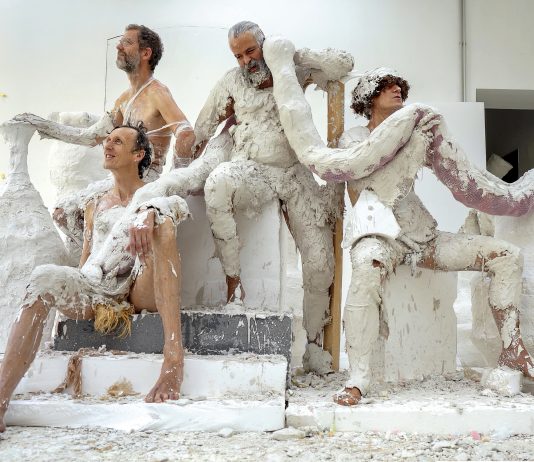 Il coniglio di Gelitin/Gelatin rivive per la nuova performance da Forof, a Roma GELITIN/GELATIN, ritratto, I Like My Job, Five, c. Gelitin ph. Christoph Harringer