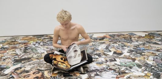 “Capovolgere è sexy”: il PAC di Milano consacra Marcello Maloberti, con la sua più ampia retrospettiva