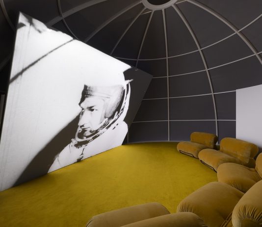 Il nostro tempo: la mostra che ha trasformato la Triennale di Milano in un cinema d’essai