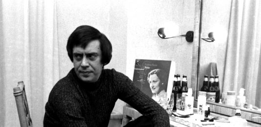 Quattro modi di morire contro il kitsch: ripartiamo da Carmelo Bene