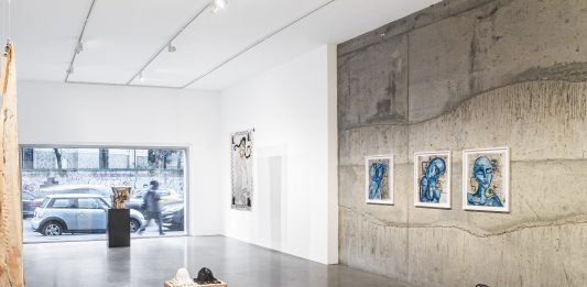 Closed Eyes Can See: il ponte, a Milano, tra Zehra Doğan e Matteo Mauro