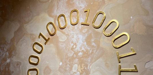 Cronofagia, riflessioni sul tempo nell’era del virtuale: la mostra di Saverio Todaro